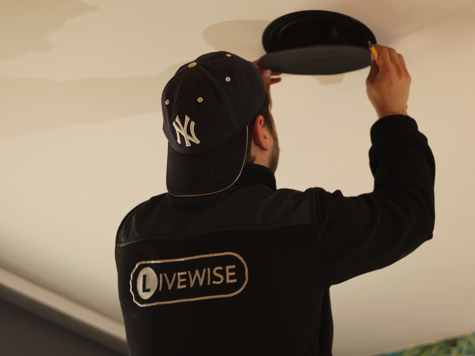 Materiały marketingowe i social media dla LiveWise